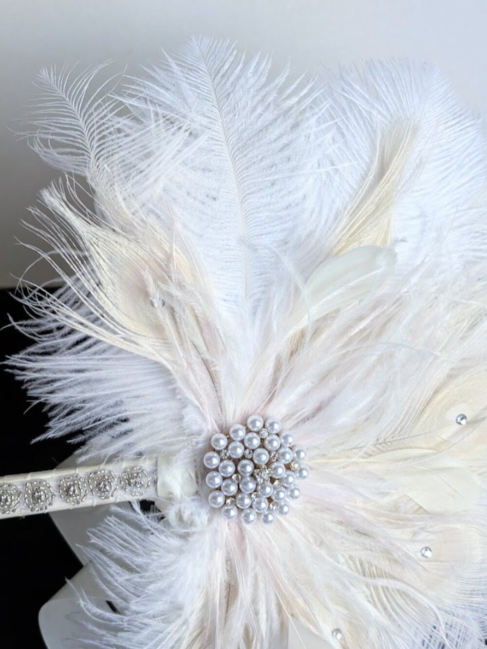 Vintage Style Bridal Feather Bouquet 1920s Ostrich Feather Fan - Picture 9 of 12